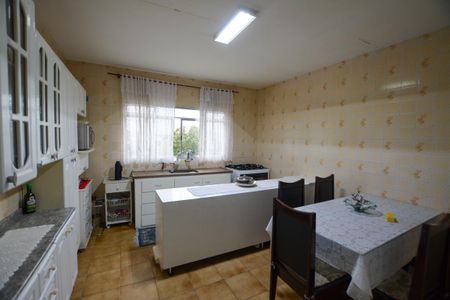 Casa à venda com 216m², 6 quartos e 2 vagas Casa à venda com 216m², 6 quartos e 2 vagasCOZINHA (casa 1)