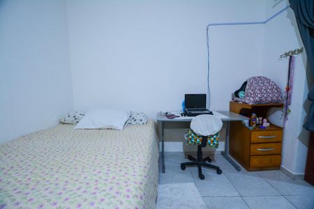 Casa à venda com 216m², 6 quartos e 2 vagas Casa à venda com 216m², 6 quartos e 2 vagasQUARTO 2 (casa 1)