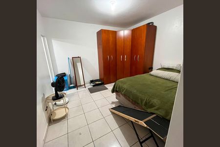 Casa à venda com 216m², 6 quartos e 2 vagas Casa à venda com 216m², 6 quartos e 2 vagasQUARTO 2 (casa 2)