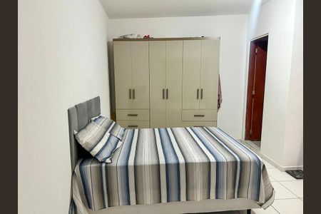 Casa à venda com 216m², 6 quartos e 2 vagas Casa à venda com 216m², 6 quartos e 2 vagasQUARTO (casa 3)
