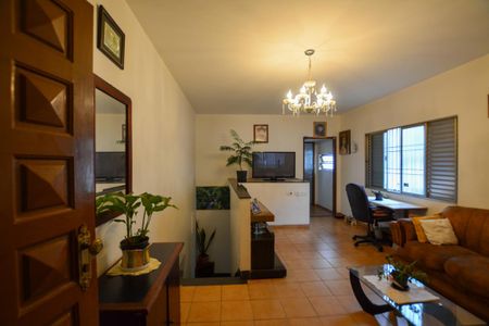 Casa à venda com 6 quartos, 216m² em Jardim Dracena, São Paulo