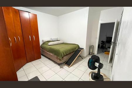 Casa à venda com 216m², 6 quartos e 2 vagas Casa à venda com 216m², 6 quartos e 2 vagasQUARTO 2 (casa 2)