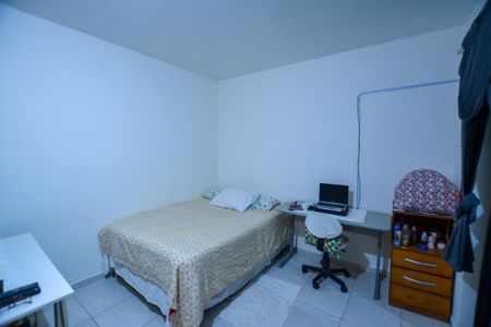 Casa à venda com 216m², 6 quartos e 2 vagas Casa à venda com 216m², 6 quartos e 2 vagasQUARTO 2 (casa 1)
