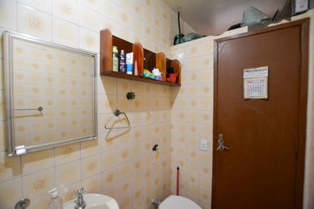 Casa à venda com 216m², 6 quartos e 2 vagas Casa à venda com 216m², 6 quartos e 2 vagasBANHEIRO (casa 1)