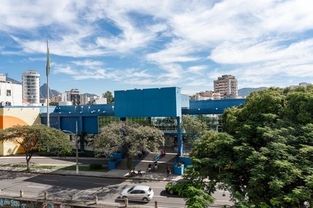 Apartamento para alugar com 144m², 3 quartos e 1 vaga