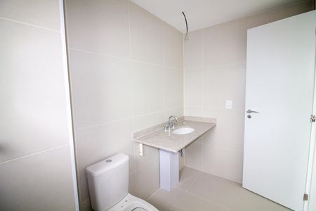 Apartamento para alugar com 108m², 2 quartos e 3 vagas Apartamento para alugar com 108m², 2 quartos e 3 vagasBanheiro da Suíte 1