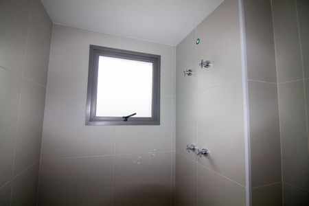 Banheiro da Suíte 1 de apartamento para alugar com 2 quartos, 108m² em Jardim das Acacias, São Paulo