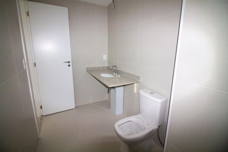 Apartamento para alugar com 108m², 2 quartos e 3 vagas Apartamento para alugar com 108m², 2 quartos e 3 vagasBanheiro da Suíte 2