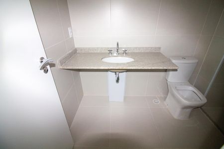 Apartamento para alugar com 108m², 2 quartos e 3 vagas Apartamento para alugar com 108m², 2 quartos e 3 vagasBanheiro da Suíte 2