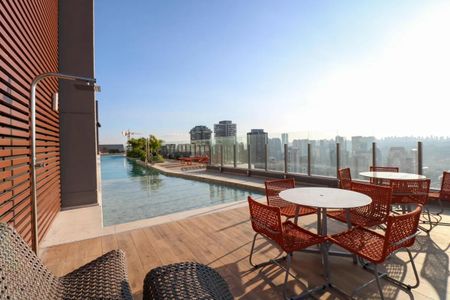 Apartamento para alugar com 108m², 2 quartos e 3 vagas Apartamento para alugar com 108m², 2 quartos e 3 vagasÁrea comum - Piscina