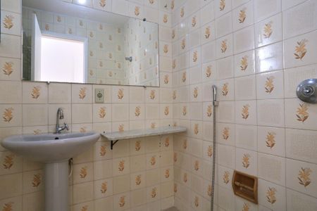 Apartamento à venda com 64m², 2 quartos e 1 vaga Apartamento à venda com 64m², 2 quartos e 1 vagaBanheiro