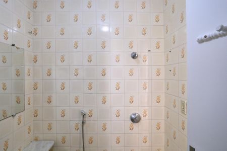 Apartamento à venda com 64m², 2 quartos e 1 vaga Apartamento à venda com 64m², 2 quartos e 1 vagaBanheiro