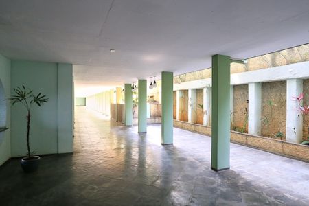 Apartamento à venda com 64m², 2 quartos e 1 vaga Apartamento à venda com 64m², 2 quartos e 1 vagaHall
