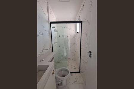 Apartamento à venda com 60m², 2 quartos e 2 vagas Apartamento à venda com 60m², 2 quartos e 2 vagasBanheiro da Suíte