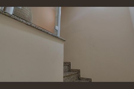 Casa à venda com 3 quartos, 145m² em Parque Maria Domitila, São Paulo