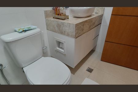 Casa à venda com 3 quartos, 145m² em Parque Maria Domitila, São Paulo