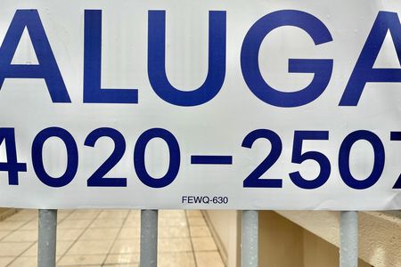 Plaquinha instalada  de casa para alugar com 2 quartos, 78m² em Jabaquara, São Paulo