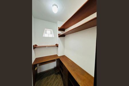 Casa à venda com 250m², 3 quartos e 6 vagas
