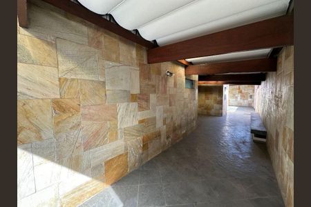 Casa à venda com 3 quartos, 250m² em Vila Sonia, São Paulo