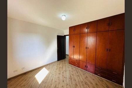 Casa à venda com 250m², 3 quartos e 6 vagas