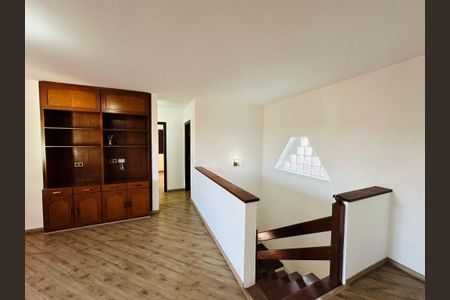 Casa à venda com 3 quartos, 250m² em Vila Sonia, São Paulo