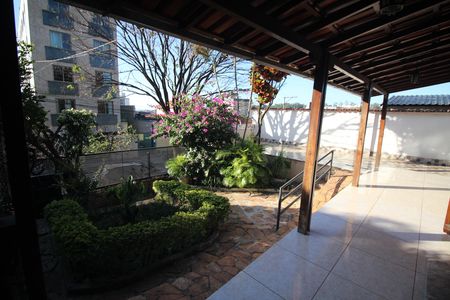 Casa à venda com 290m², 3 quartos e 1 vagaQuintal