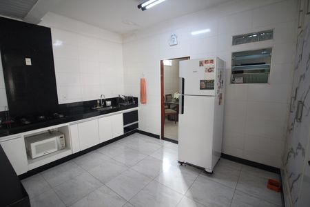 Casa à venda com 290m², 3 quartos e 1 vagaCozinha