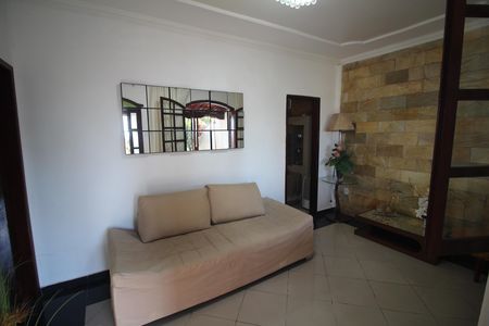 Casa à venda com 290m², 3 quartos e 1 vagaSala