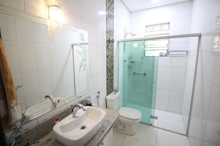 Casa à venda com 290m², 3 quartos e 1 vagaBanheiro