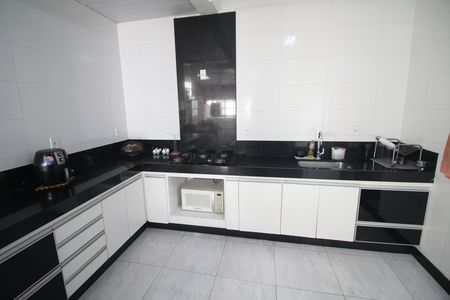 Casa à venda com 290m², 3 quartos e 1 vagaCozinha
