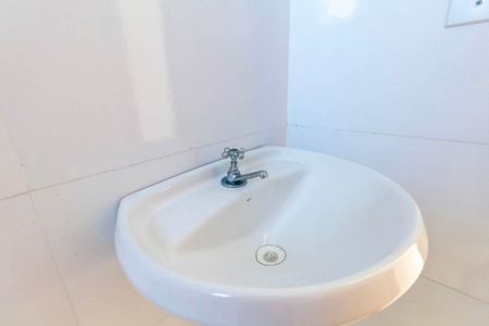 Apartamento para alugar com 43m², 2 quartos e sem vaga Apartamento para alugar com 43m², 2 quartos e sem vagaBanheiro