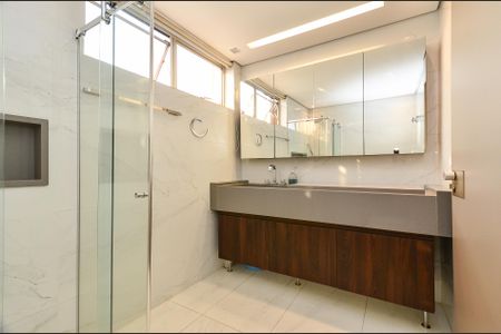 Apartamento à venda com 400m², 5 quartos e 2 vagas Apartamento à venda com 400m², 5 quartos e 2 vagasBanheiro Social