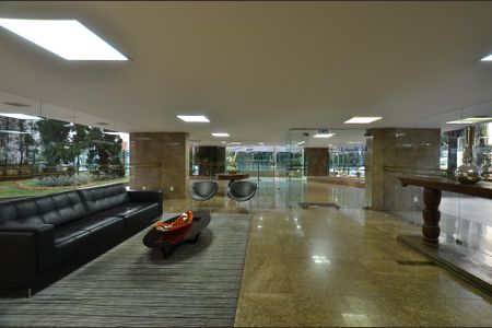 Apartamento à venda com 400m², 5 quartos e 2 vagas Apartamento à venda com 400m², 5 quartos e 2 vagasHall de entrada