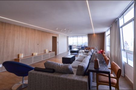 Apartamento à venda com 400m², 5 quartos e 2 vagas Apartamento à venda com 400m², 5 quartos e 2 vagasSala Cobertura