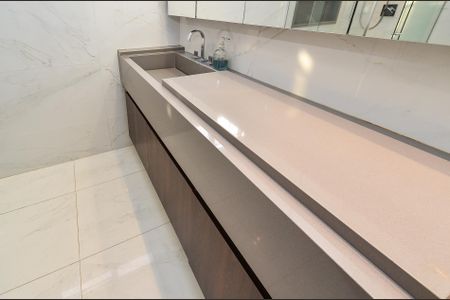 Apartamento à venda com 400m², 5 quartos e 2 vagas Apartamento à venda com 400m², 5 quartos e 2 vagasBanheiro Social