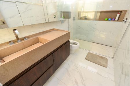 Apartamento à venda com 400m², 5 quartos e 2 vagas Apartamento à venda com 400m², 5 quartos e 2 vagasBanheiro Suíte