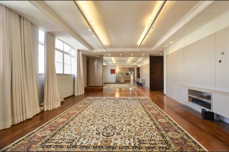 Apartamento à venda com 400m², 5 quartos e 2 vagas Apartamento à venda com 400m², 5 quartos e 2 vagasSala de Estar