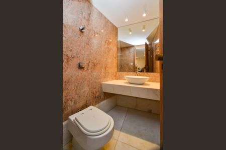 Apartamento à venda com 400m², 5 quartos e 2 vagas Apartamento à venda com 400m², 5 quartos e 2 vagasLavabo Cobertura