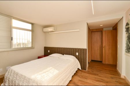 Apartamento à venda com 400m², 5 quartos e 2 vagas Apartamento à venda com 400m², 5 quartos e 2 vagasSuíte Cobertura