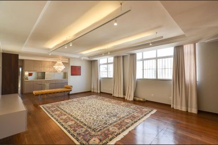 Apartamento à venda com 400m², 5 quartos e 2 vagas Apartamento à venda com 400m², 5 quartos e 2 vagasSala de Estar