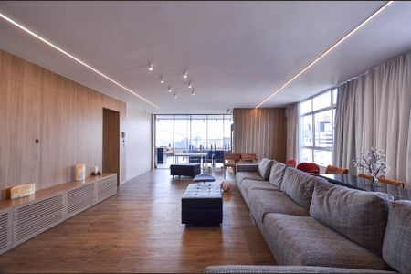 Apartamento à venda com 400m², 5 quartos e 2 vagas Apartamento à venda com 400m², 5 quartos e 2 vagasSala Cobertura