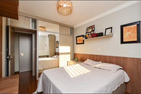 Apartamento à venda com 400m², 5 quartos e 2 vagas Apartamento à venda com 400m², 5 quartos e 2 vagasQuarto 1