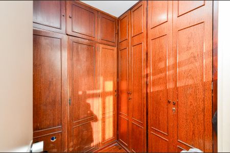 Apartamento à venda com 400m², 5 quartos e 2 vagas Apartamento à venda com 400m², 5 quartos e 2 vagasQuarto de Serviço