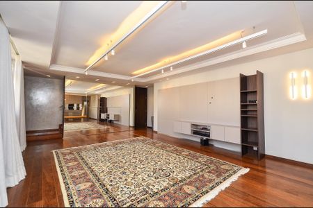 Apartamento à venda com 400m², 5 quartos e 2 vagas Apartamento à venda com 400m², 5 quartos e 2 vagasSala de Estar