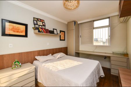 Apartamento à venda com 400m², 5 quartos e 2 vagas Apartamento à venda com 400m², 5 quartos e 2 vagasQuarto 1