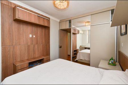 Apartamento à venda com 400m², 5 quartos e 2 vagas Apartamento à venda com 400m², 5 quartos e 2 vagasQuarto 1