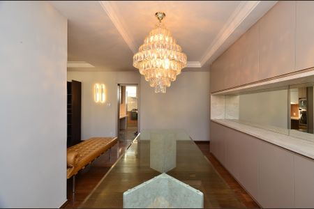 Apartamento à venda com 400m², 5 quartos e 2 vagas Apartamento à venda com 400m², 5 quartos e 2 vagasSala de Jantar