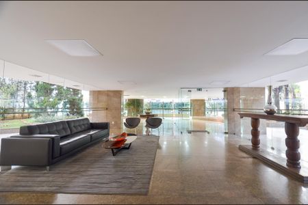 Apartamento à venda com 400m², 5 quartos e 2 vagas Apartamento à venda com 400m², 5 quartos e 2 vagasHall de entrada