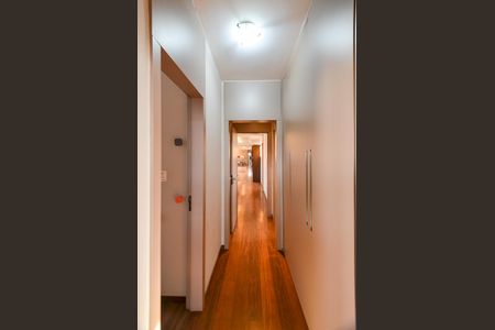 Apartamento à venda com 400m², 5 quartos e 2 vagas Apartamento à venda com 400m², 5 quartos e 2 vagasCorredor