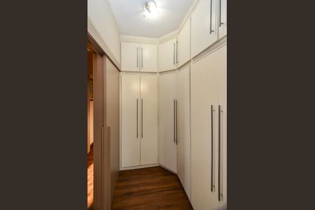 Apartamento à venda com 400m², 5 quartos e 2 vagas Apartamento à venda com 400m², 5 quartos e 2 vagasCloset Suíte